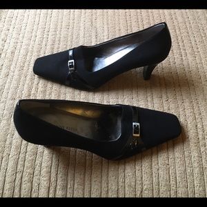 🎉NWOT🎵Anne Klein Black Fabric Heeled Shoes